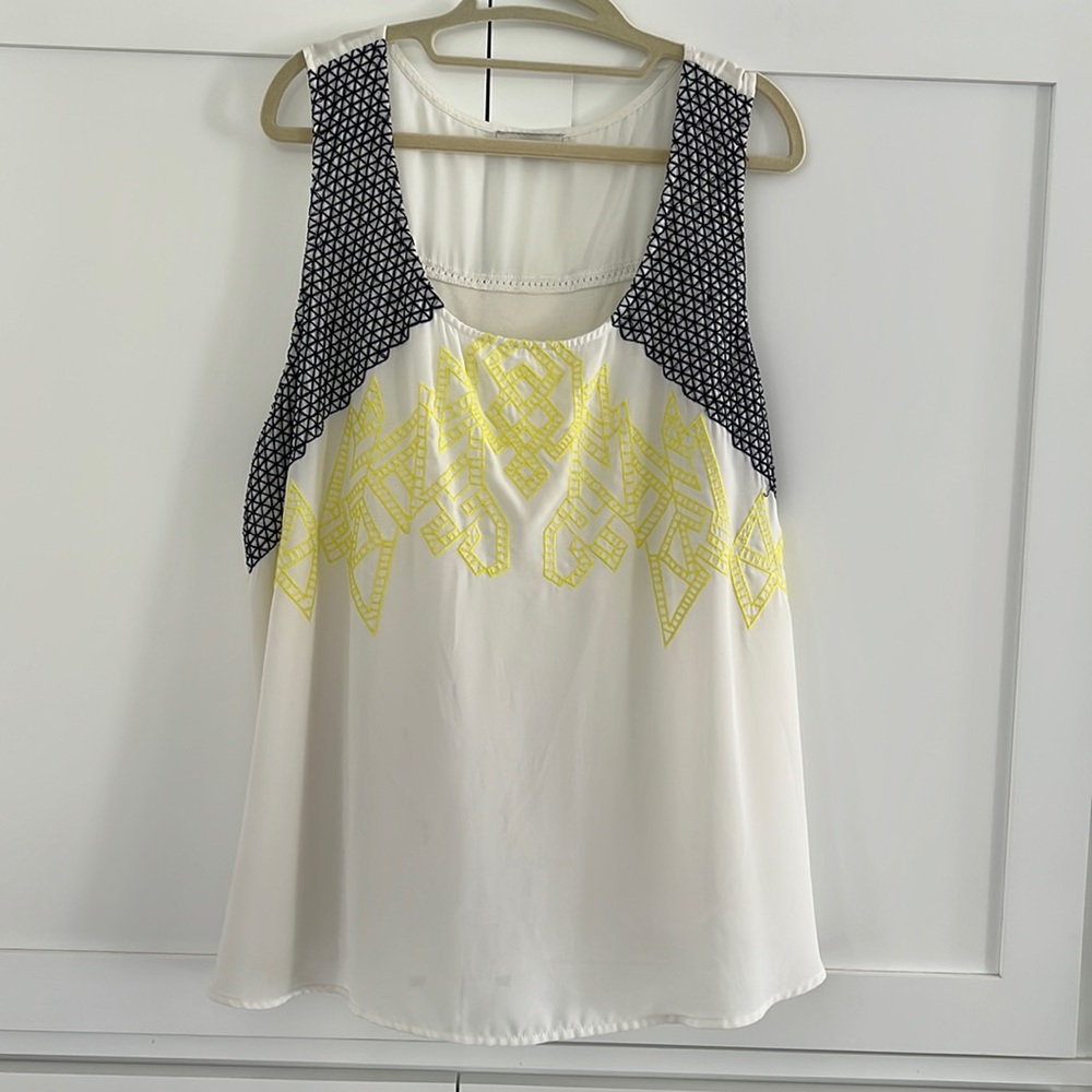 B Skies Are Blue Women's Sleeveless Top Size XL